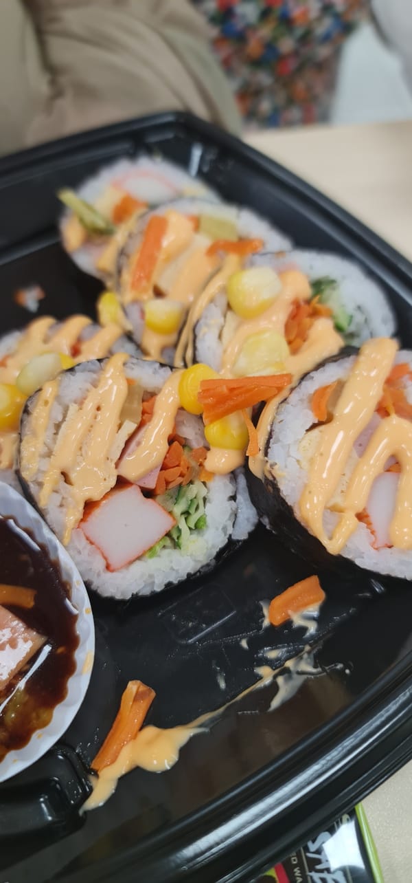 Sushi breakfast documented in Đà Nẵng takeout meal