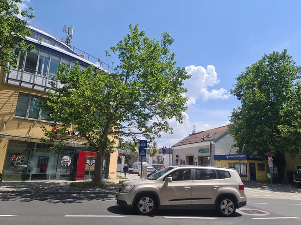 Street-level tour through Mödling on a sunny morning