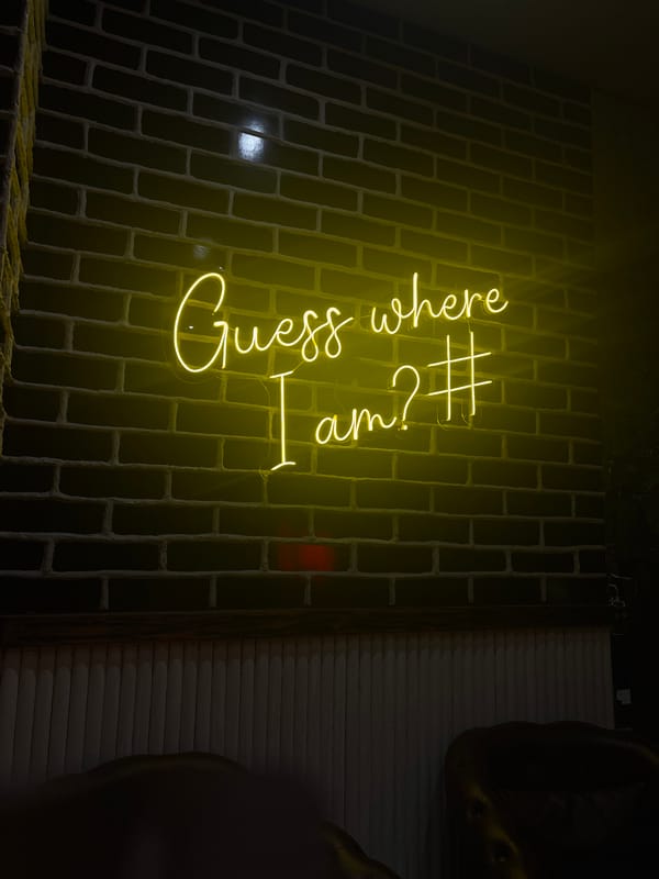 Late night dining experience documented at Berdez Restaurant, Colombia