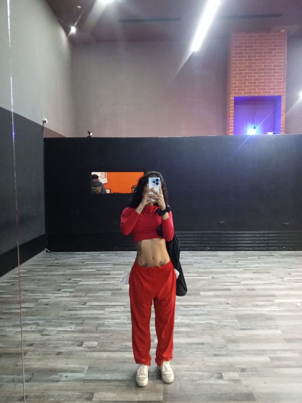 Selfie session captured at Pampatar dance studio