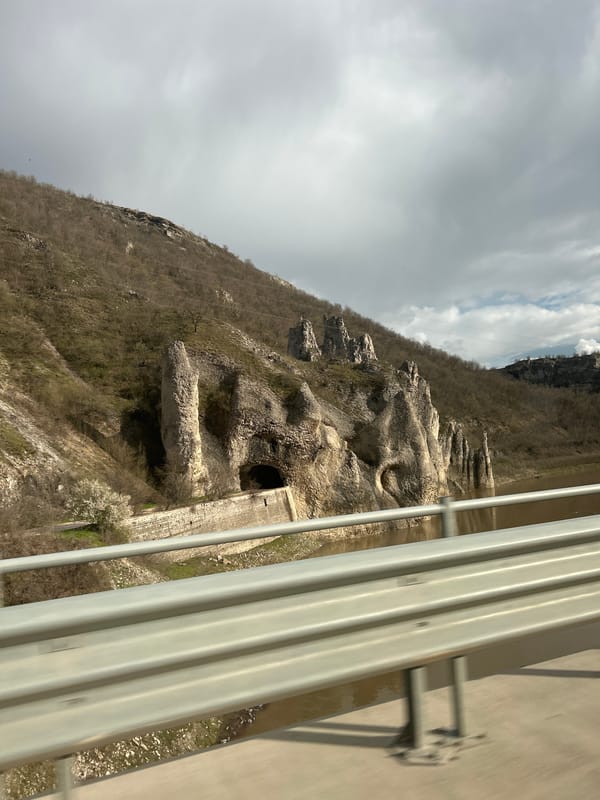 Face-like rock formation spotted on Asparuhovo mountainside