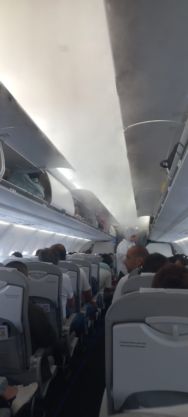 Smoke or mist fills Rilium Air cabin interior in Đà Nẵng