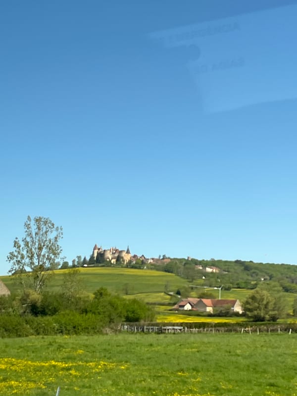 Clear spring day documented in Châteauneuf countryside
