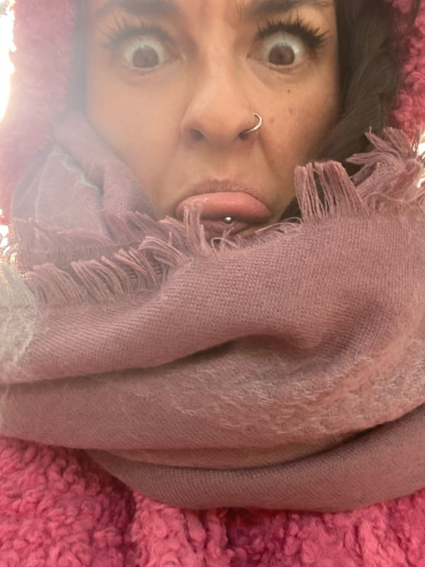 Portrait and pedestrian tunnel footage captured in Moscow