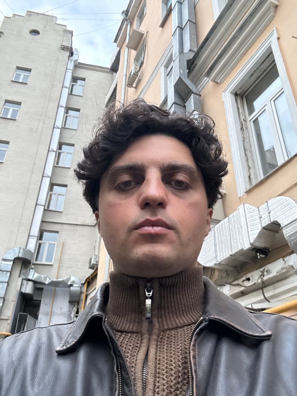 Tourist selfie captures Moscow street life Friday afternoon