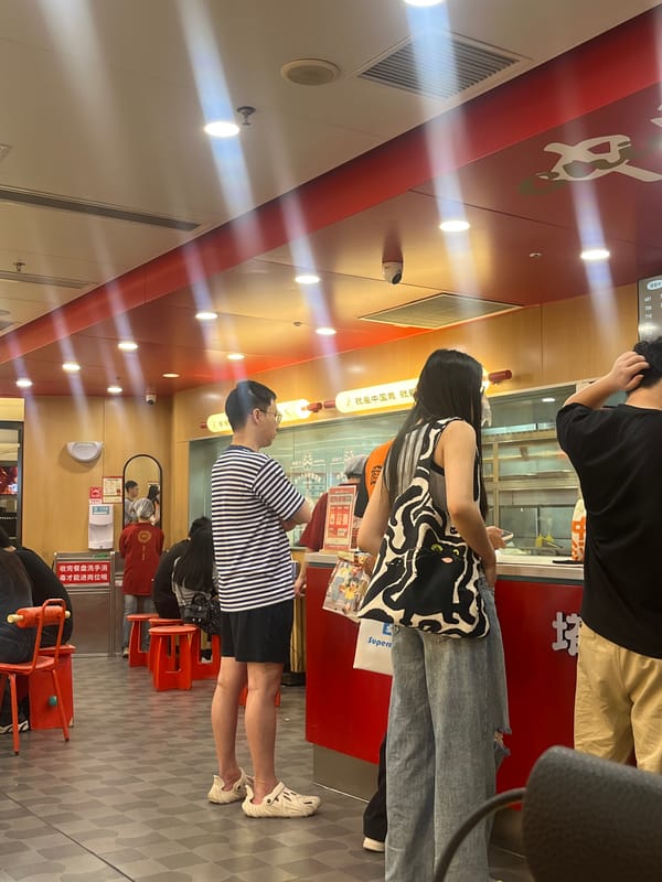 Fast-food restaurant scenes documented in Yuzhong District, China