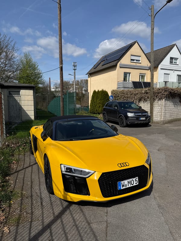 Yellow Audi R8 spotted parked in Wuppertal