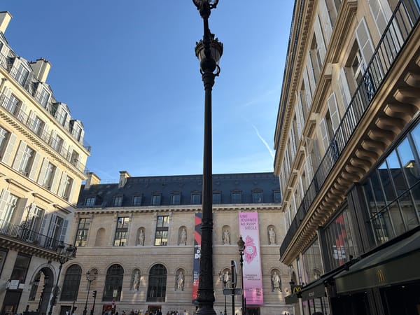 Paris street scenes and Louvre captured on spring afternoon