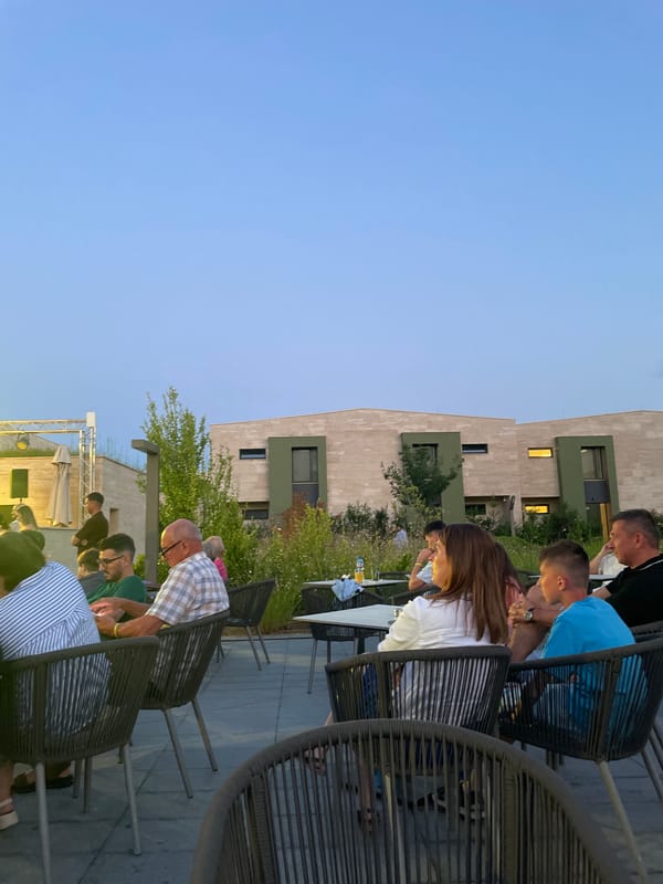 Live music and evening dining at an Obzor hotel complex