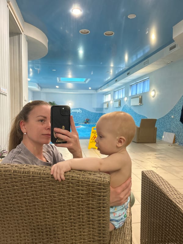 Families enjoy afternoon swim at Podolsk indoor pool facility