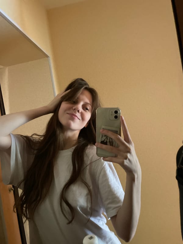 Bedroom selfie session in Ufa, casual and unhurried