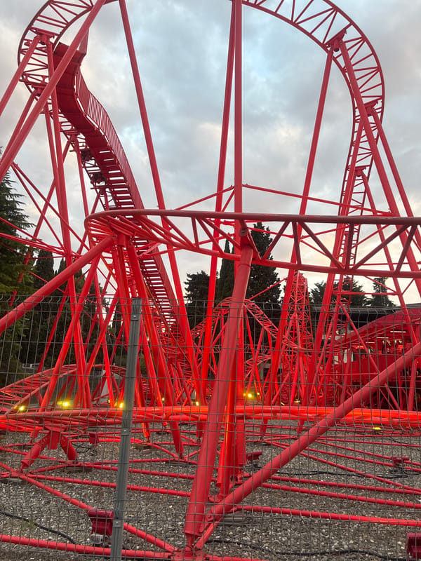 Amusement park afternoon in Sochi: rides, courts, and cosplay