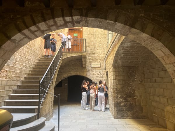 Morning documentation of Gothic Quarter architecture and daily life