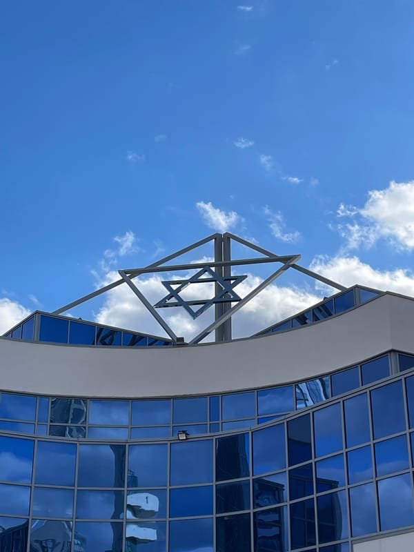 Brief architectural tour documented in downtown Yekaterinburg