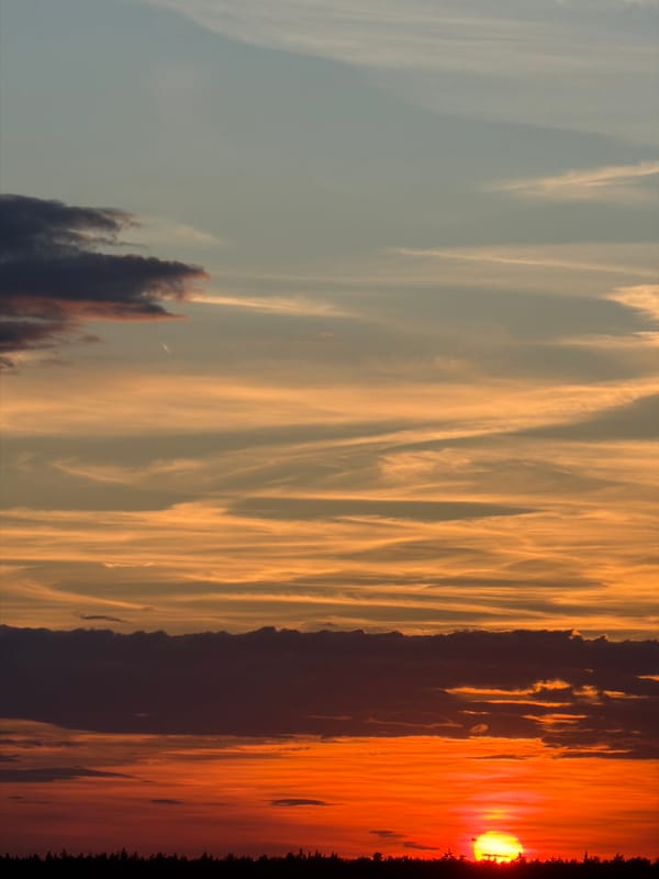 Dramatic sunset captured in five-minute sequence at single location