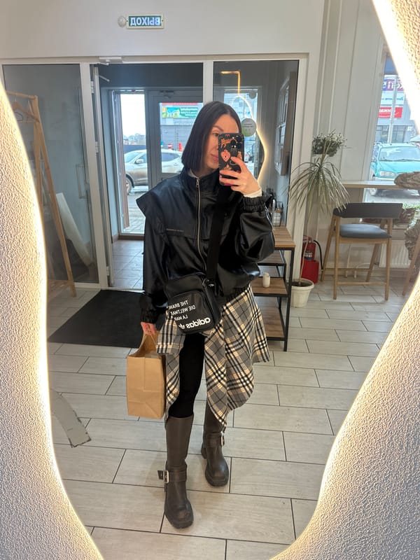 Woman documents shopping trip at Votkinsk bakery establishment