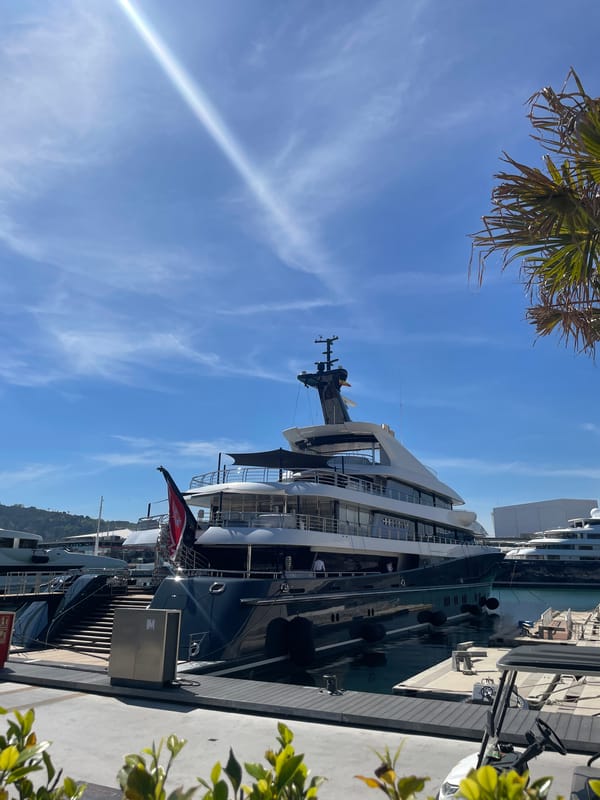 Routine Barcelona street activity and marina scenes documented midday
