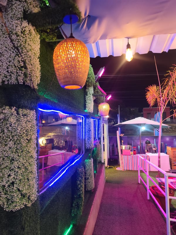 Nighttime outdoor venue observed in Los Robles, Venezuela