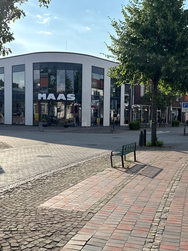 Street-level tour of Bassum on a sunny June morning