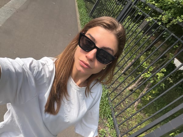 Personal moments captured across Moscow: outdoor portrait, salon pedicure