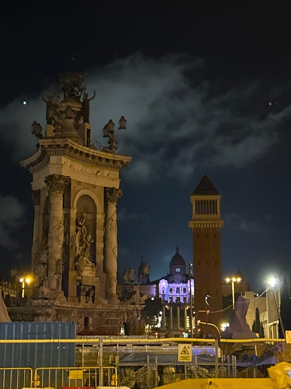 Nighttime scenes documented at Barcelona's Plaça d'Espanya