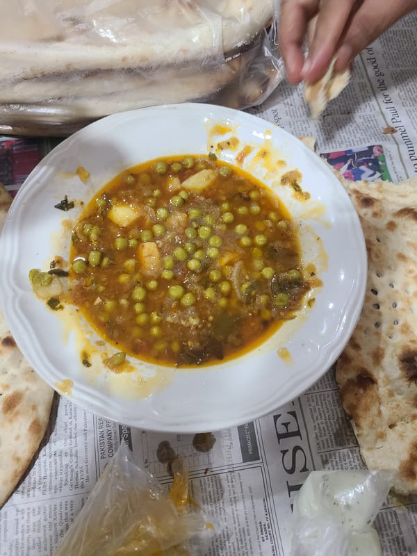 Daily life scenes captured in Quetta: street food, traffic