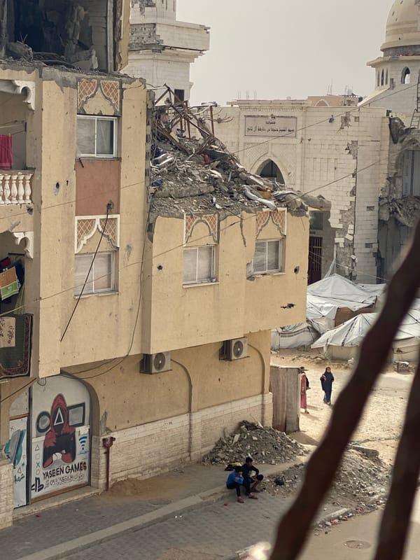 Witness documents destruction and daily life in Khan Yunis