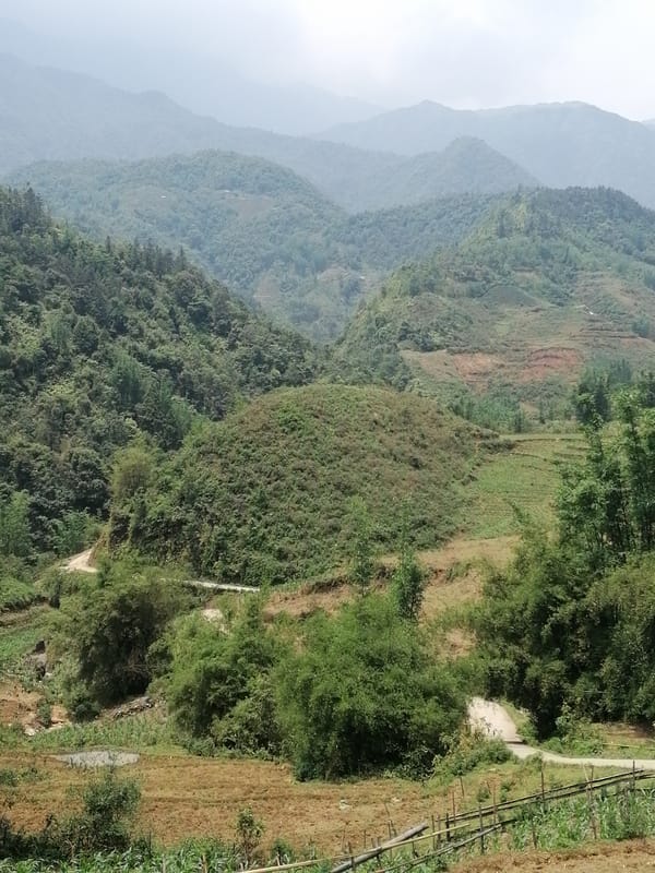 Tourist documents Sa Pa Vietnam's landscapes and waterfalls