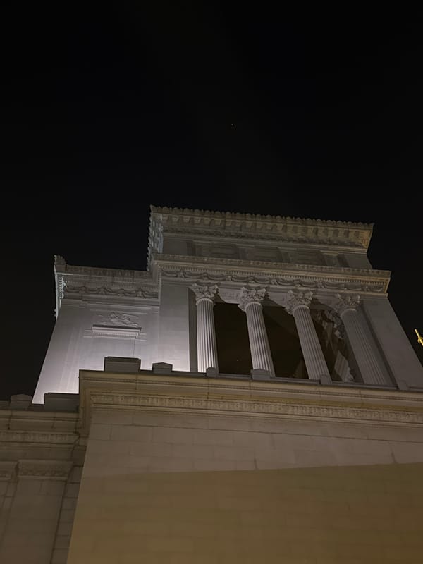 Nighttime views captured of illuminated Vittoriano monument in Rome