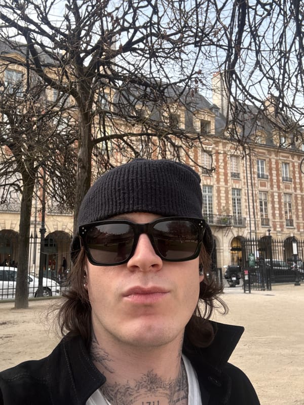 Shopper documents afternoon Paris tour through landmarks and boutiques