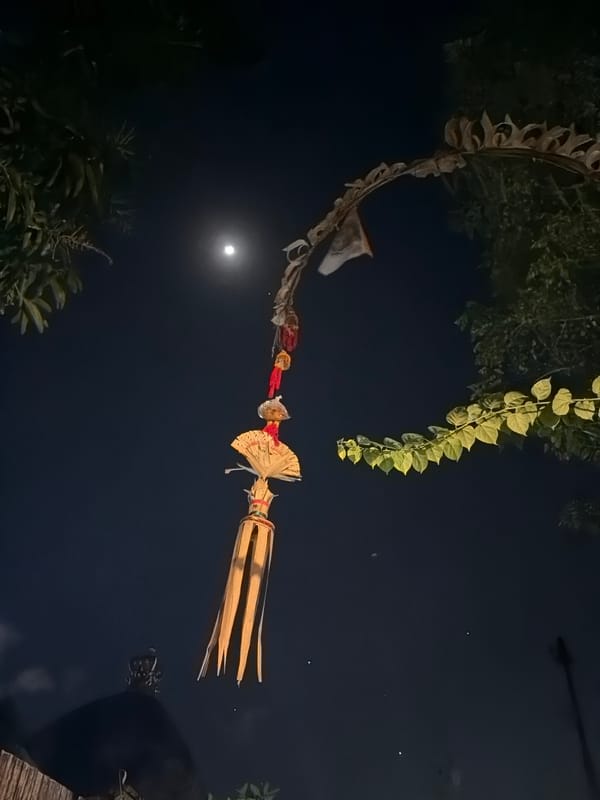 Late-night wander through a Balinese resort compound in North Kuta