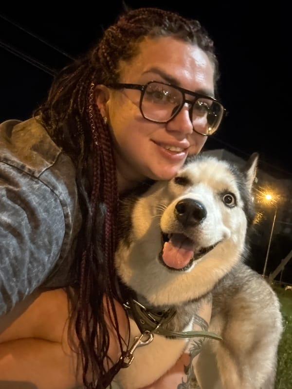 Late-night selfie with a husky on a Tolyatti street.