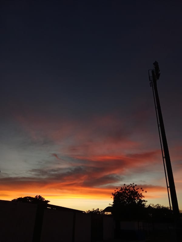 Dramatic sunset documented across 41 minutes in Juan Griego, Venezuela