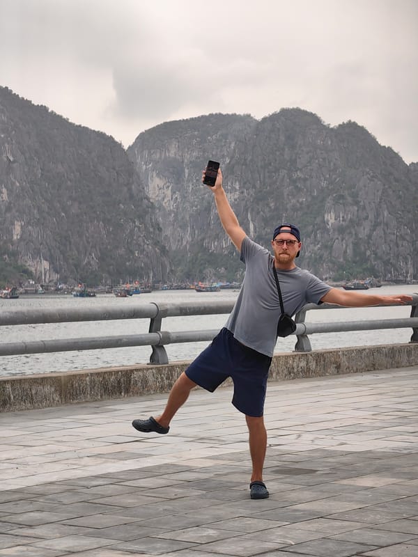 Morning scenes captured in Hong Gai Ward, Vietnam waterfront