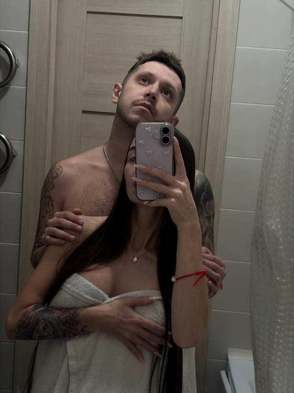 Intimate moments and street scenes documented in Saint Petersburg