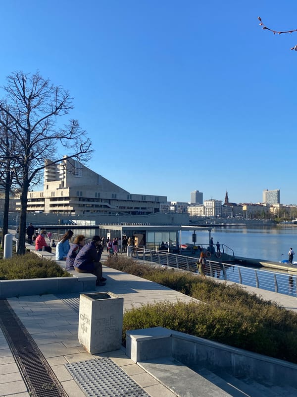 Pleasant afternoon scenes documented across Kazan waterfront and streets