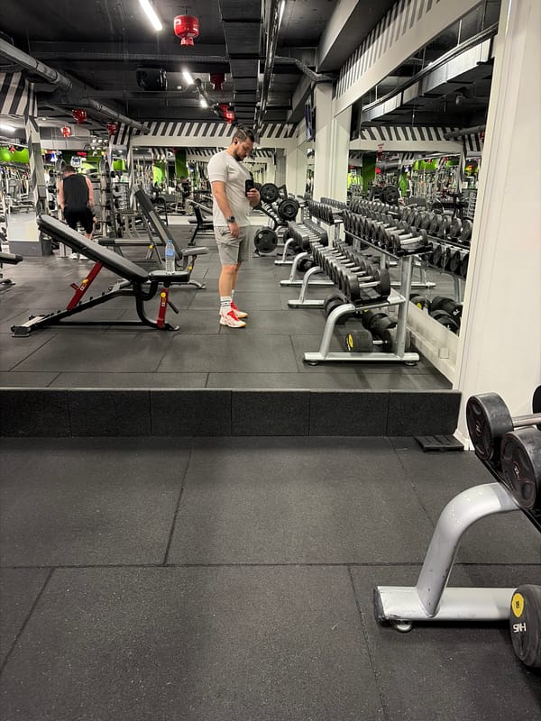 Man spotted working out at Sofia gym Friday morning