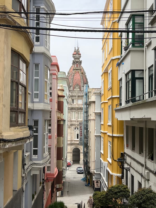 Witness documents A Coruña's distinctive architecture during afternoon walkthrough