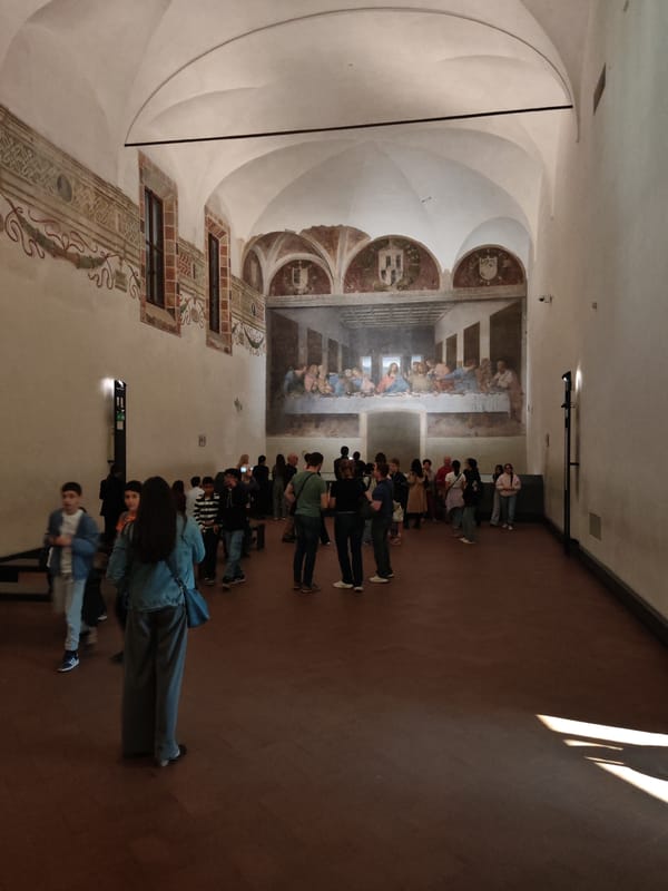 Tourist visits da Vinci's Last Supper on Friday morning