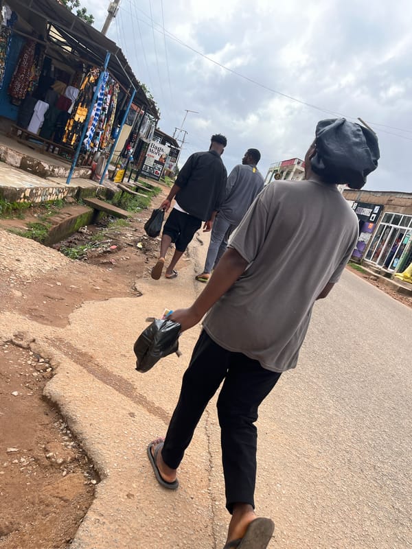 Morning market activity in Gura Top, Nigeria