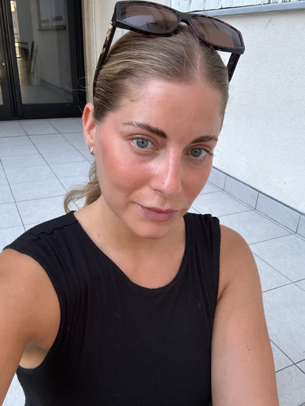 Selfie moment in Paris on a summer afternoon