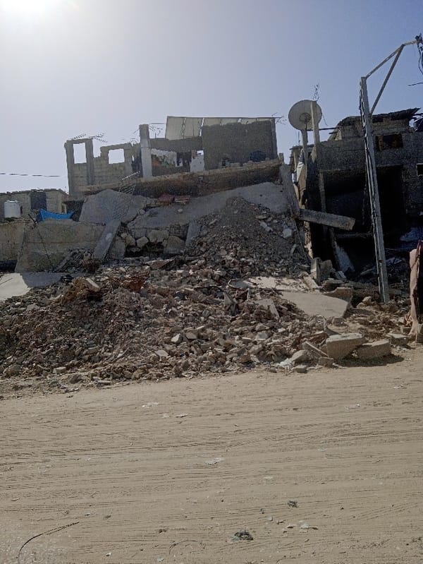 Daily life continues amid structural damage in Khan Yunis