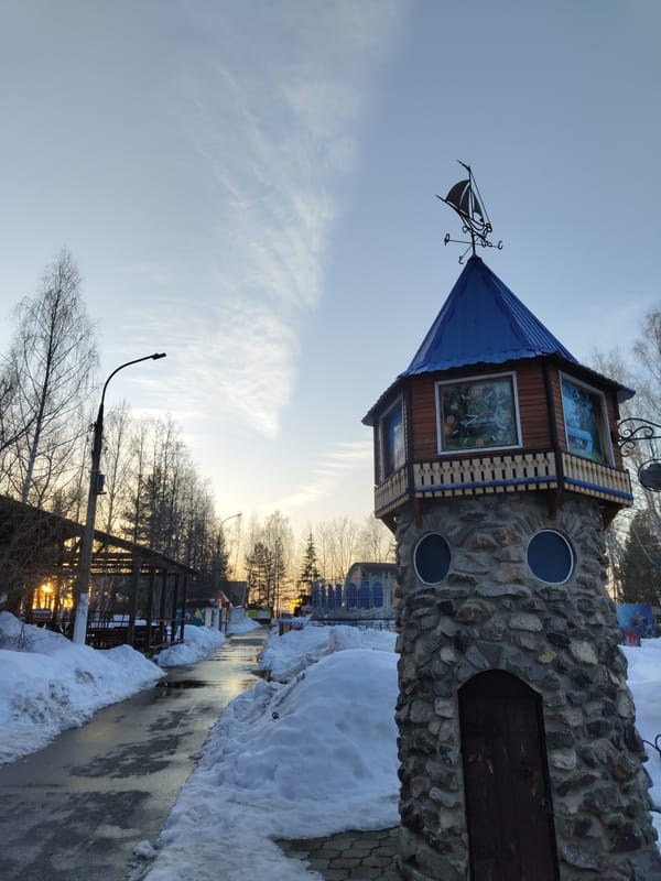 Winter sunset visits documented at Chaikovsky park and riverfront