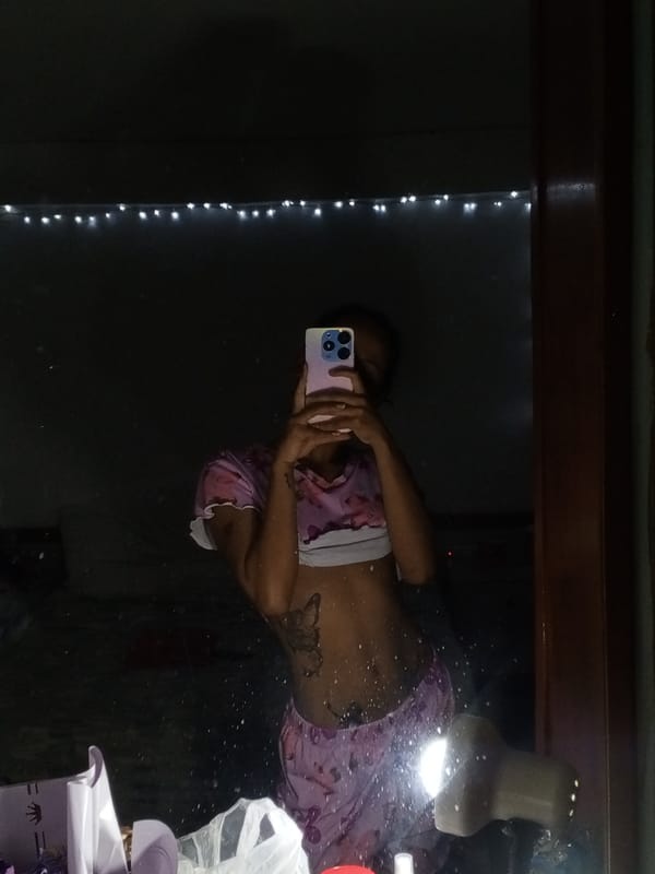 Early morning mirror selfies captured in Porlamar, Venezuela