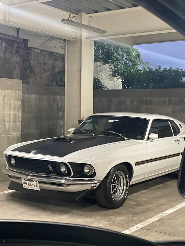 Vintage Mustang Mach 1 spotted in Mexican garage