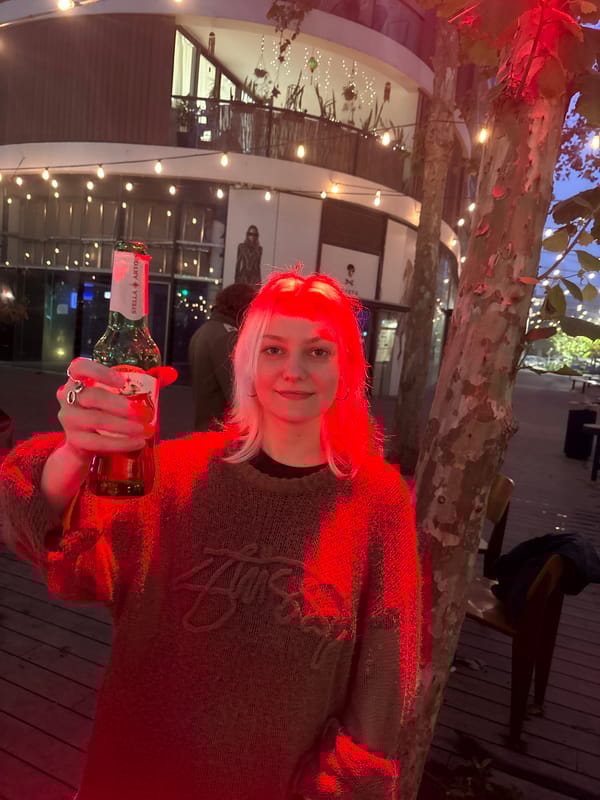 Evening scenes in Tel Aviv: beer and kite flying