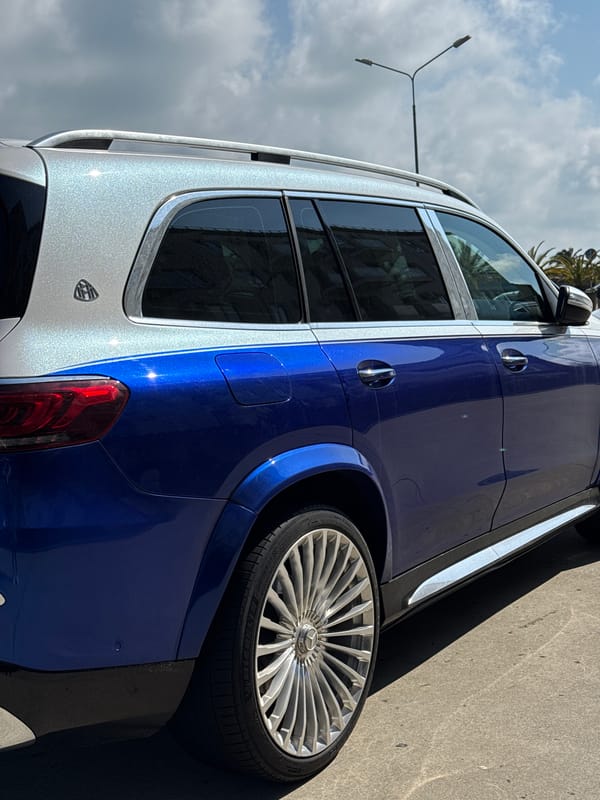 Luxury two-tone Maybach SUV spotted in coastal Sirius, Russia