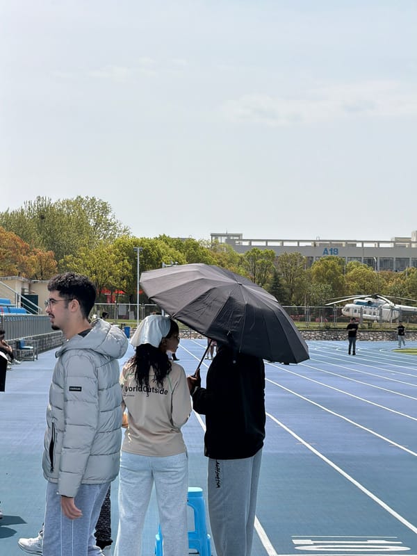 Early morning track event draws runners, spectators in Jiangning