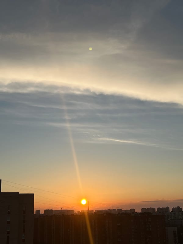 Sinyavino summer solstice sunset, with glimpses of everyday home life
