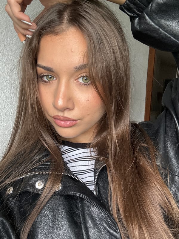 Woman in leather jacket spotted resting in Mirkovo